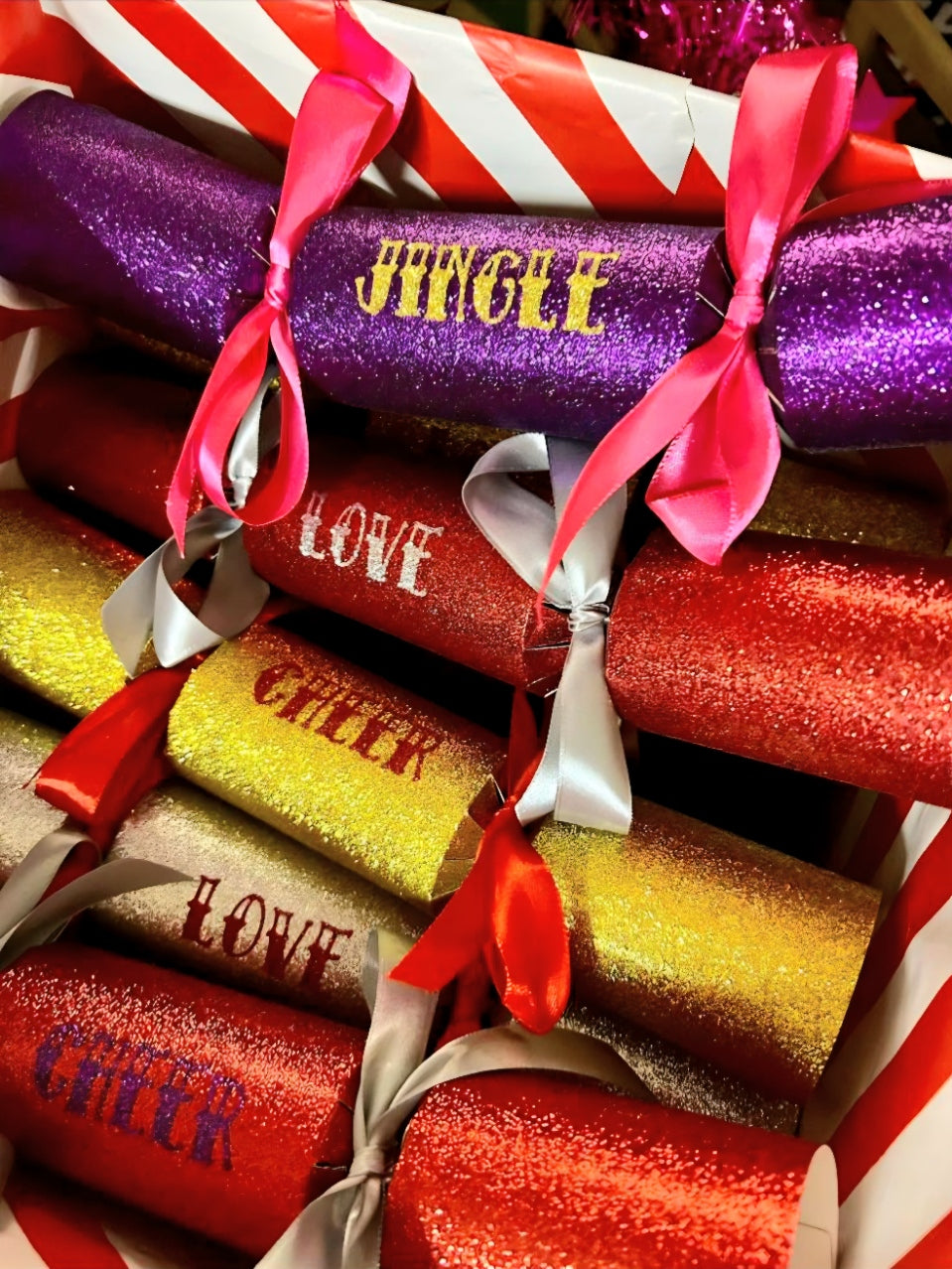 10 x Large Gold Sparkle Crackers