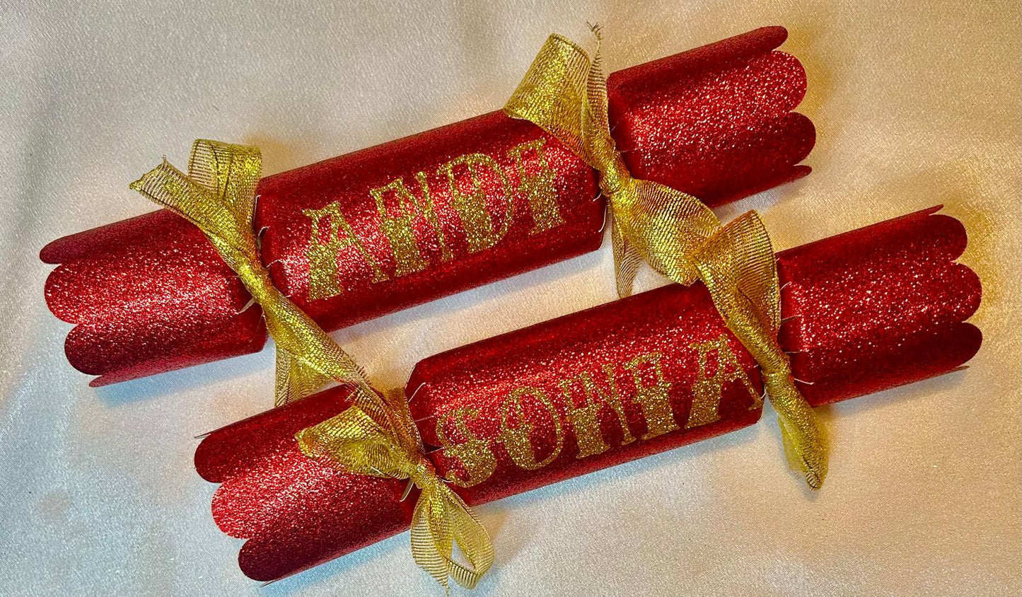 10 x Large Red Sparkle Crackers
